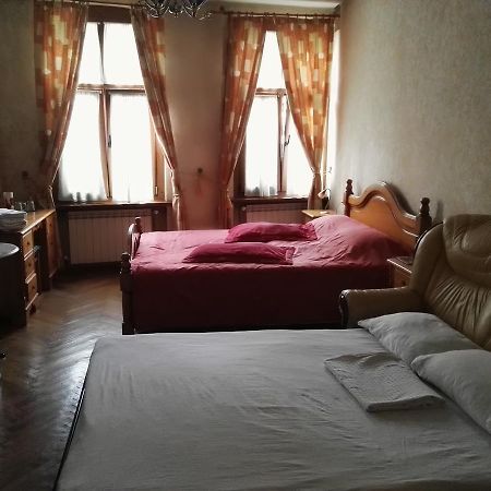 Pensiunea Italiana Braşov Buitenkant foto